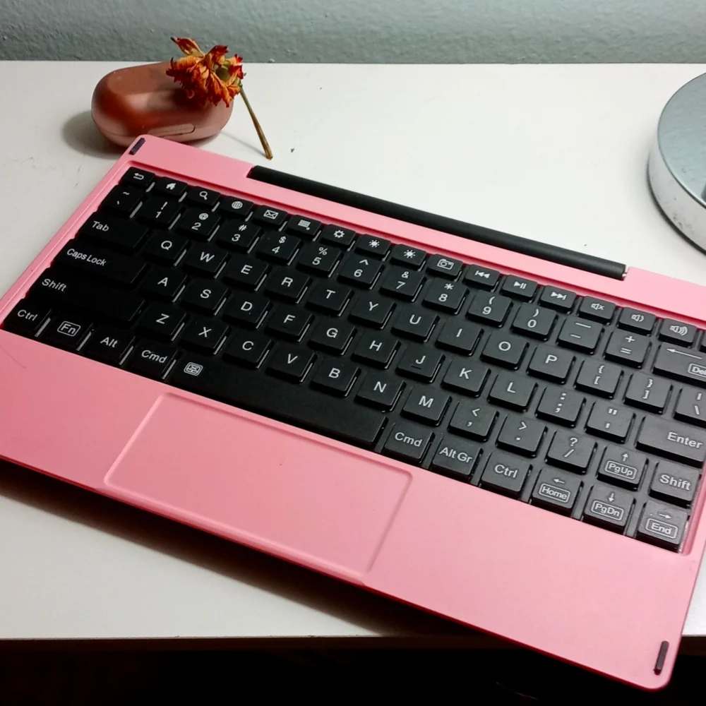 RCA Viking Pro 10 - Tablet W/Keyboard (Pink)